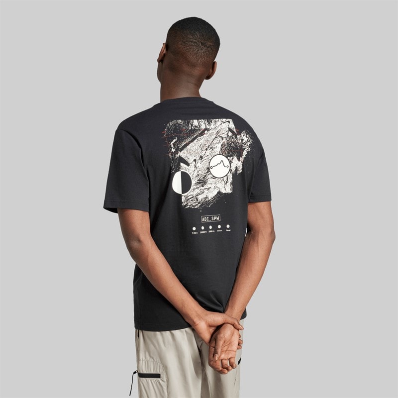 adidas Herre City Escape Space Grafisk T-shirt Sort - Billede 1