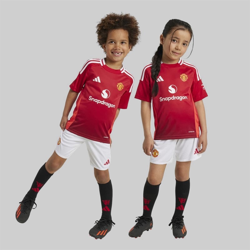 adidas Børn MUFC Manchester United 24/25 Hjemme Mini Sæt Mufc Red
