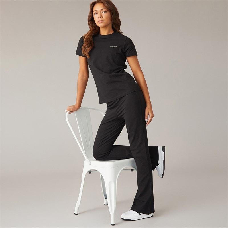 Bench Dame Heatha Rund Hals T Shirt Og Vide Ben Leggings Sæt Sort