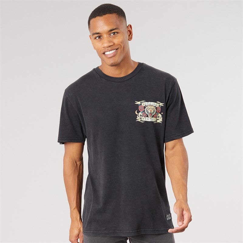 Brave Soul Herre Molloy afslappet pasform t-shirt med rund hals - Black Acid Wash/Multi Colour Print