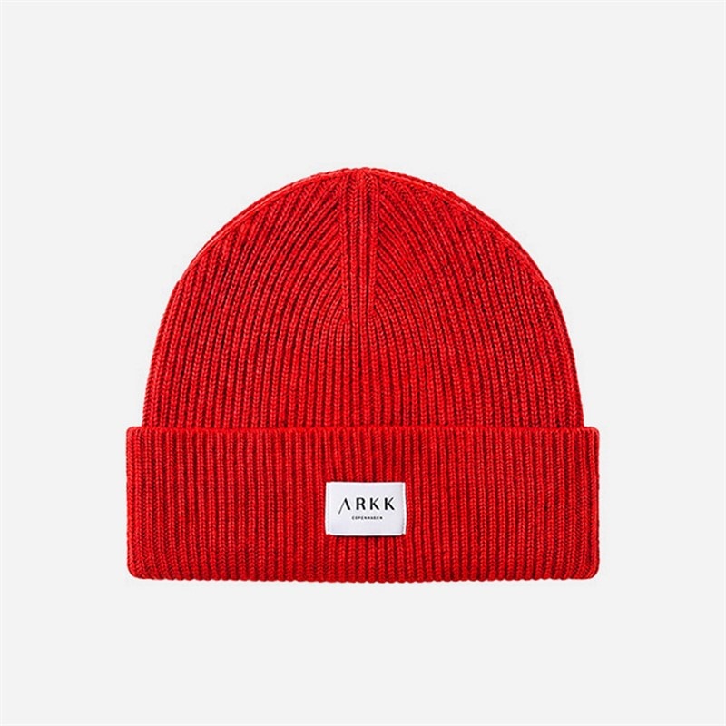 ARKK Copenhagen Signatur ribstrikket hue Fiery Red